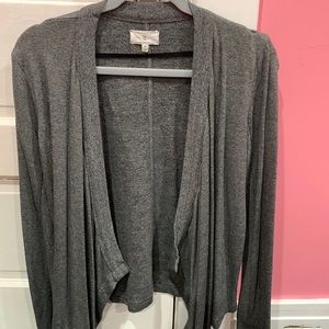 I am selling my the clothes that I don’t use anymore more, to donate to families